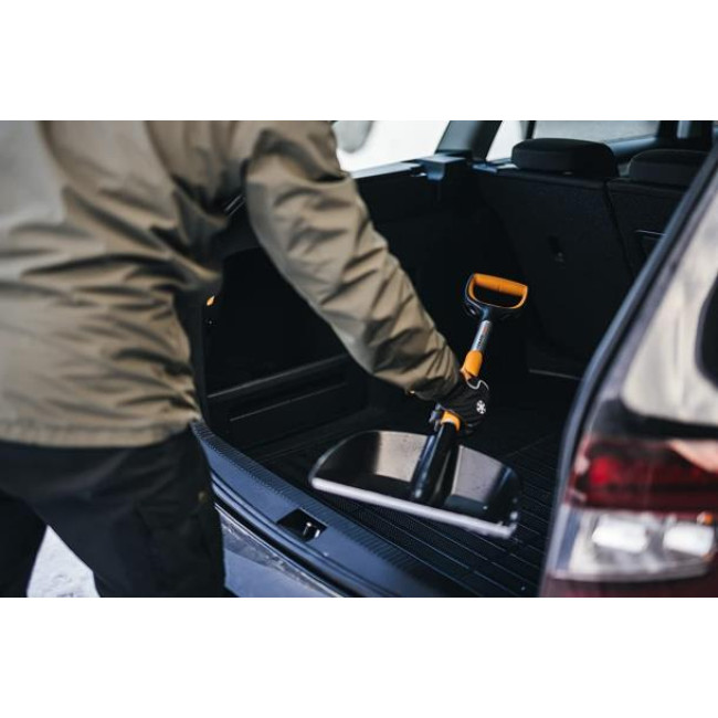 Лопата для прибирання снігу Fiskars (1057393)