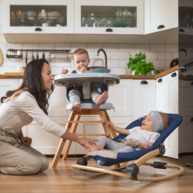 Шезлонг-качалка MoMi LUMIWOOD Flowers