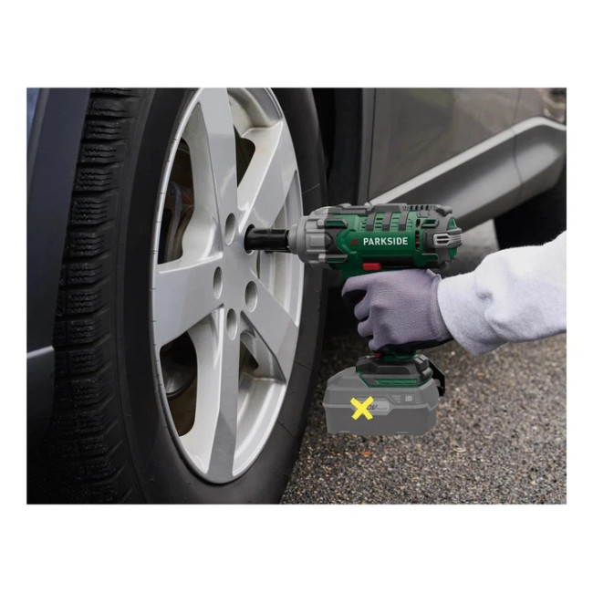 Аккумуляторний ударний гайковерт PARKSIDE - модель - PASSK 20-LI C3 (без акумулятора і зарядного пристрою) - комплектація - кейс + 4 насадки