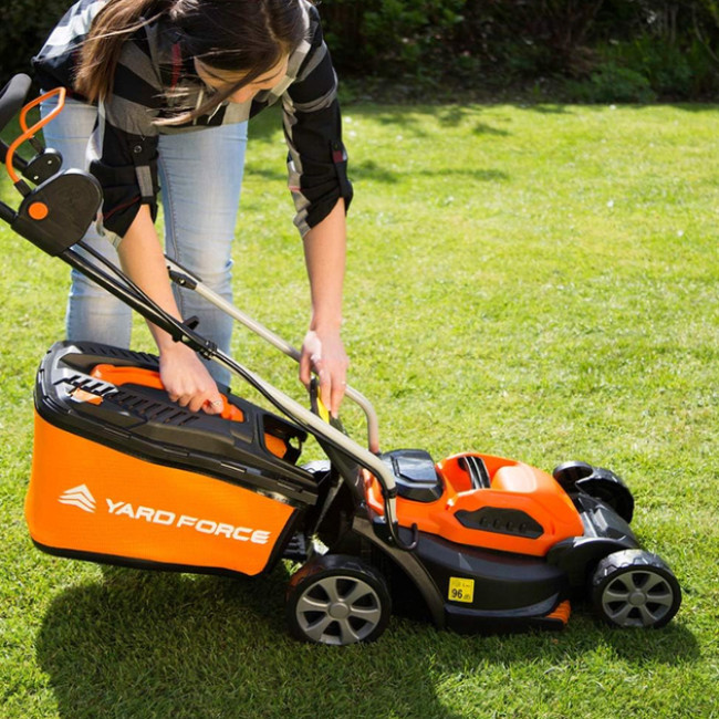 Газонокосилка электрическая Yard Force LM G32 травокосилка аккумуляторная 40 В 2.5 Ач