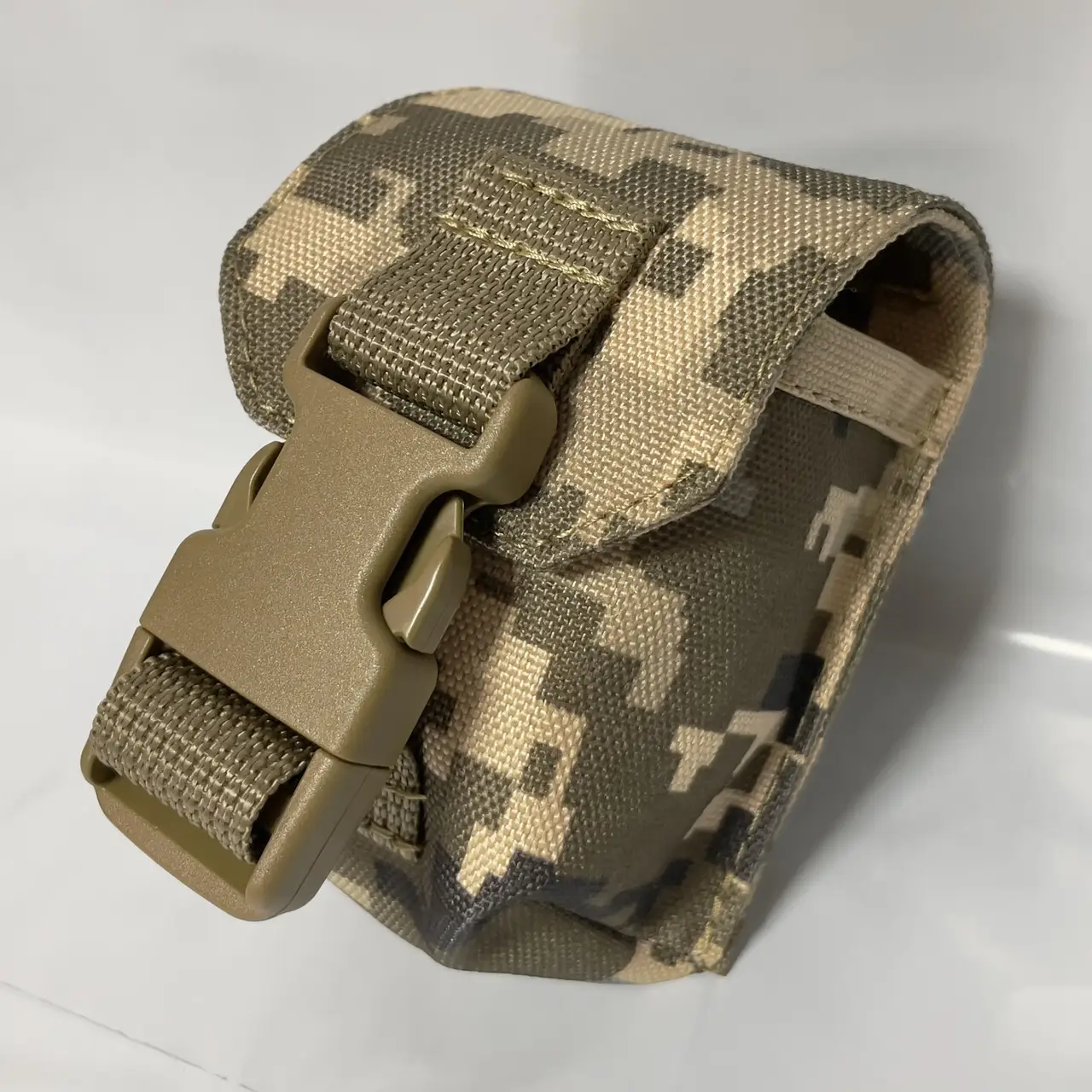 Подсумок гранатний полікордура Піксель (pixel)